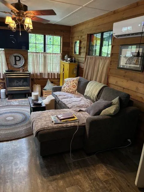 50 Rocky Lane Cleveland, GA 30528