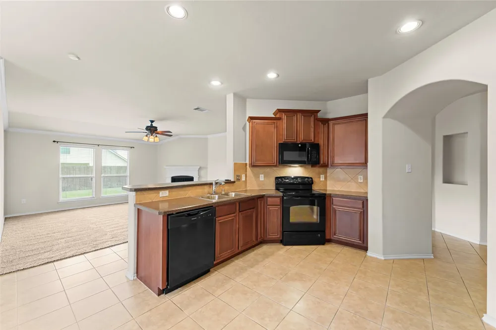 2023 Sterling Gate Drive Heartland, TX 75126