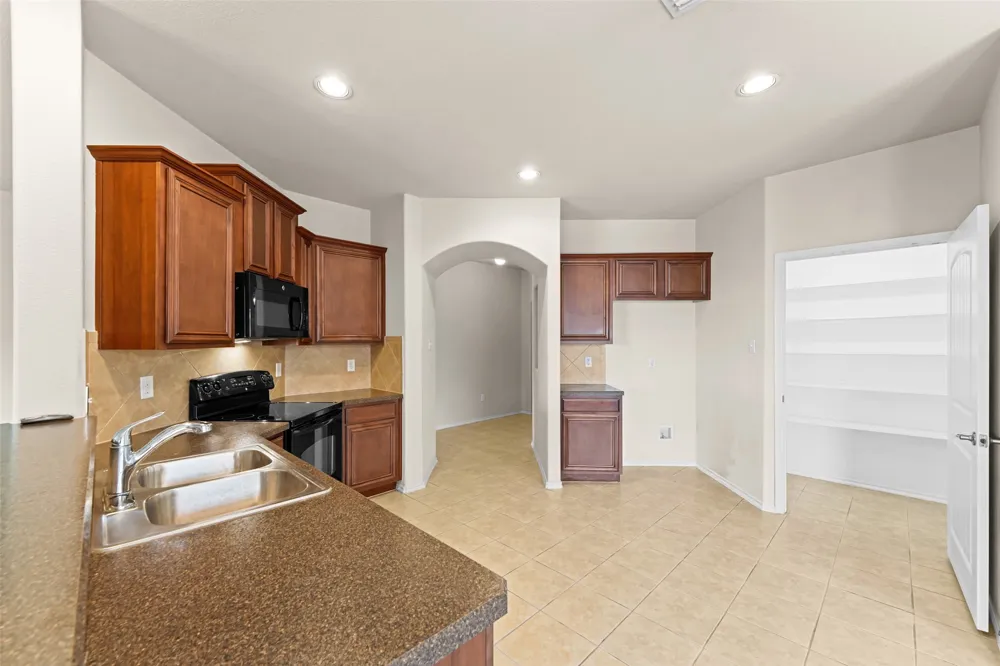 2023 Sterling Gate Drive Heartland, TX 75126