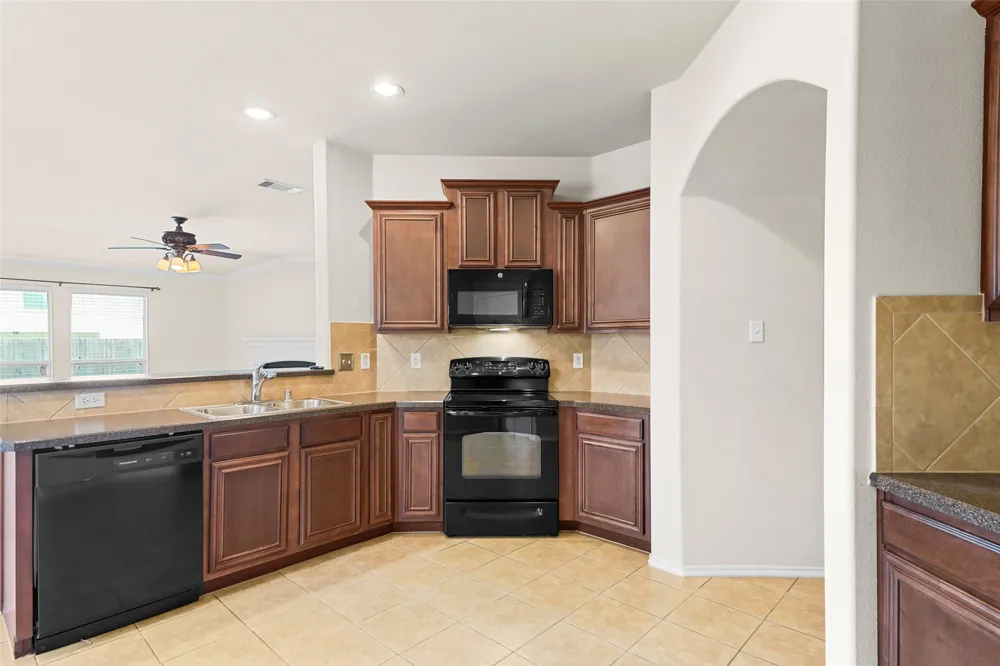 2023 Sterling Gate Drive Heartland, TX 75126
