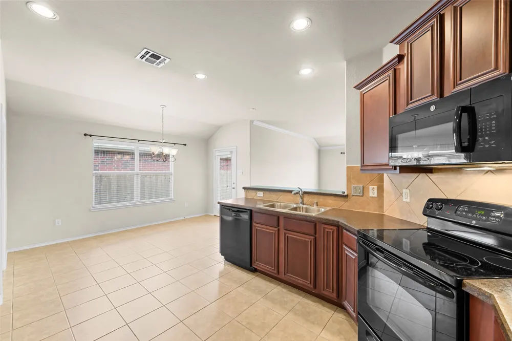 2023 Sterling Gate Drive Heartland, TX 75126
