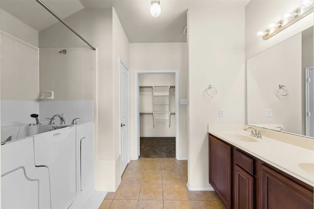 2023 Sterling Gate Drive Heartland, TX 75126