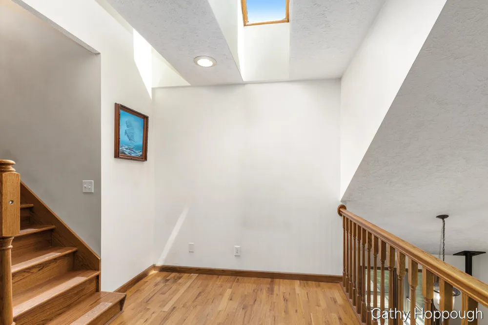 8687 River Run Trail Greenville, MI 48838
