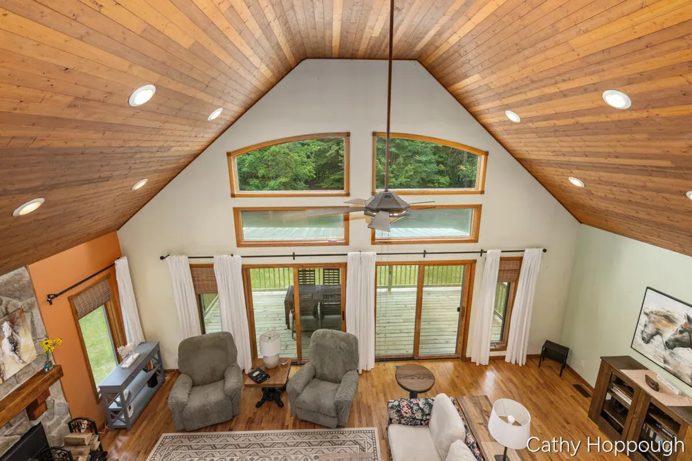 8687 River Run Trail Greenville, MI 48838
