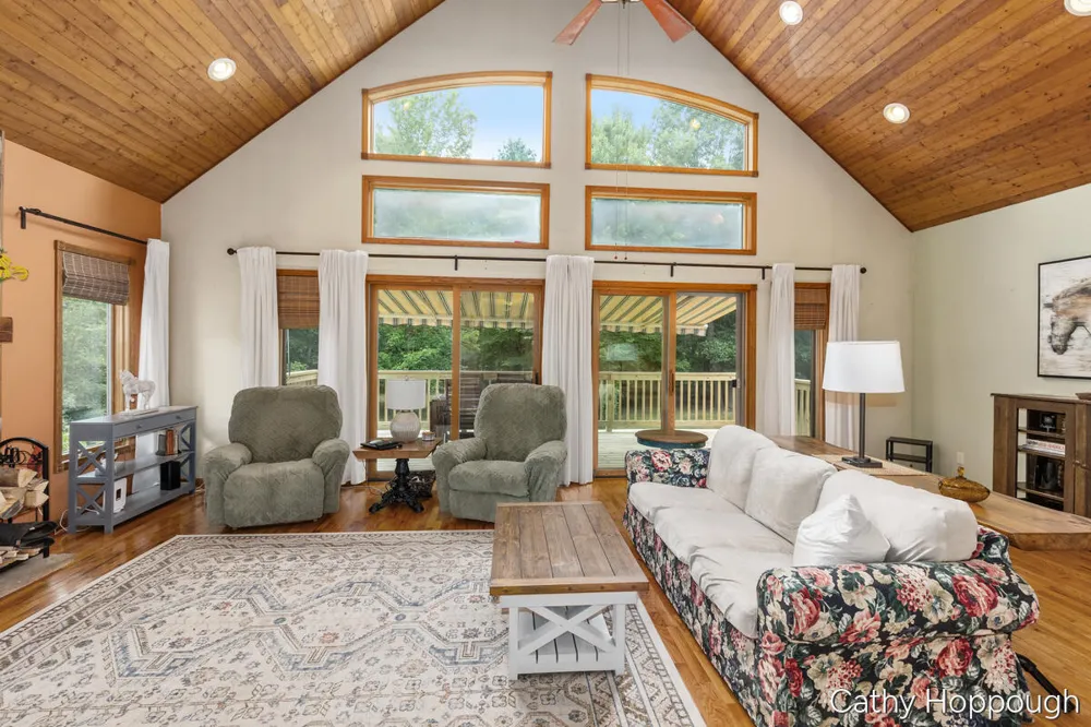 8687 River Run Trail Greenville, MI 48838