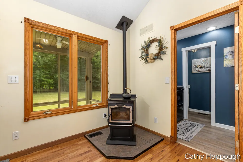 8687 River Run Trail Greenville, MI 48838
