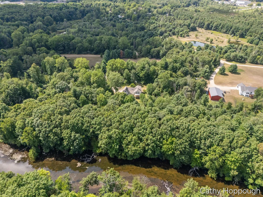 8687 River Run Trail Greenville, MI 48838