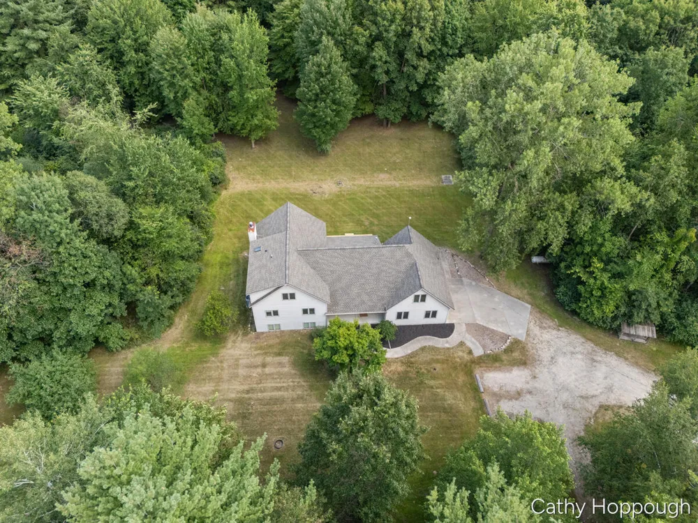 8687 River Run Trail Greenville, MI 48838