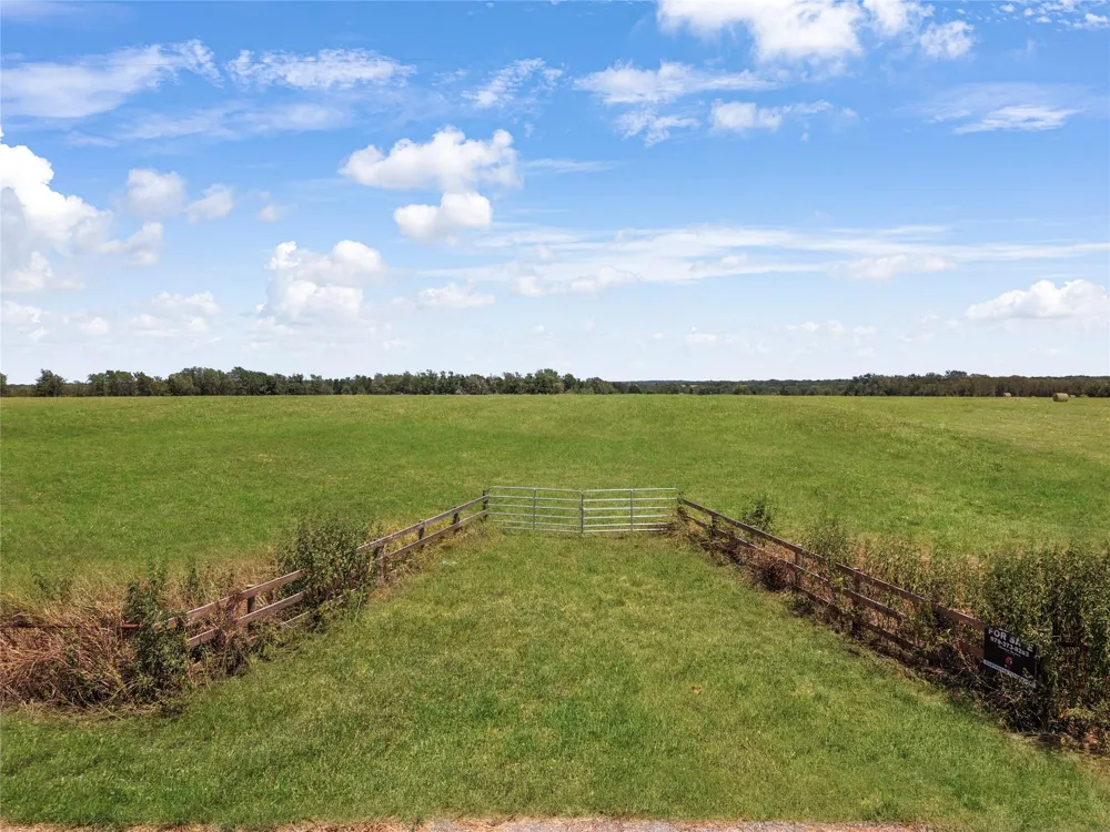 205 Saint Delight Road Paige, TX 78659