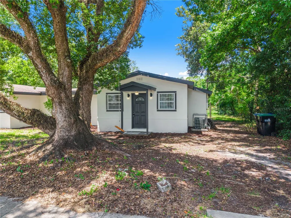 842 DENNIS AVENUE Orlando, FL 32807