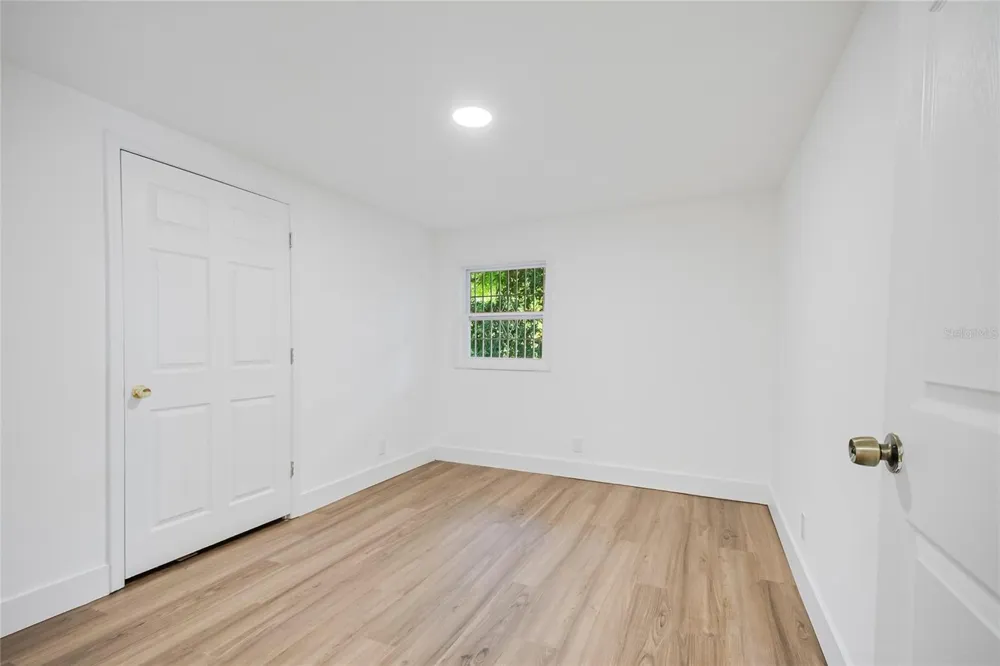 842 DENNIS AVENUE Orlando, FL 32807