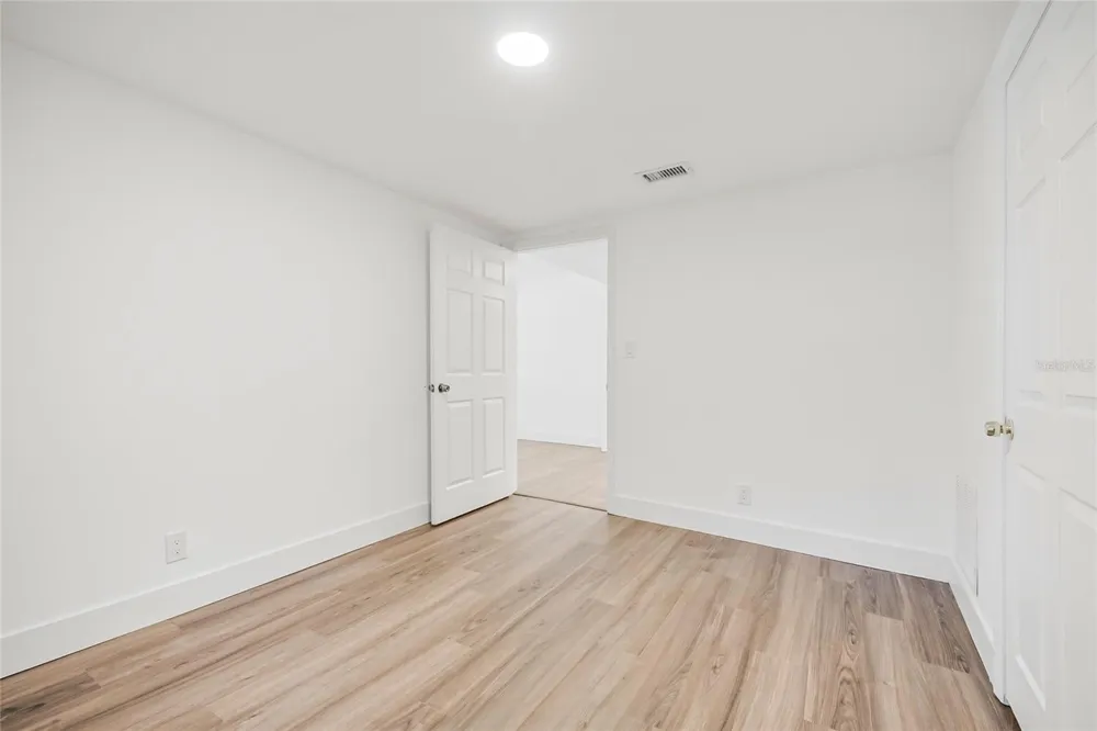 842 DENNIS AVENUE Orlando, FL 32807