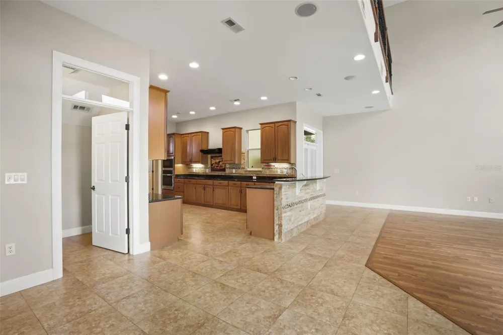 5554 PALM LAKE CIRCLE Orlando, FL 32819