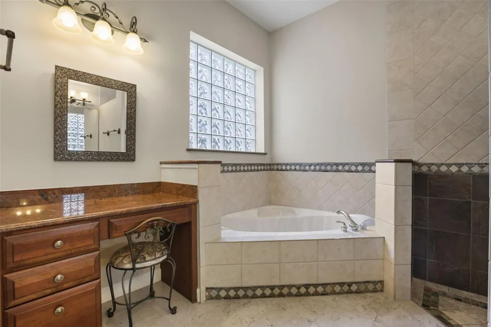 5554 PALM LAKE CIRCLE Orlando, FL 32819