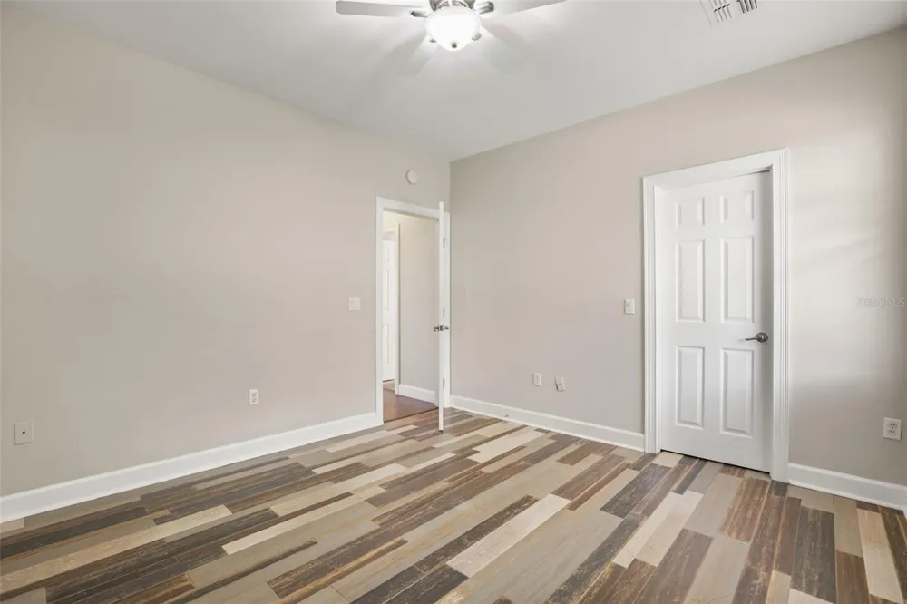 5554 PALM LAKE CIRCLE Orlando, FL 32819
