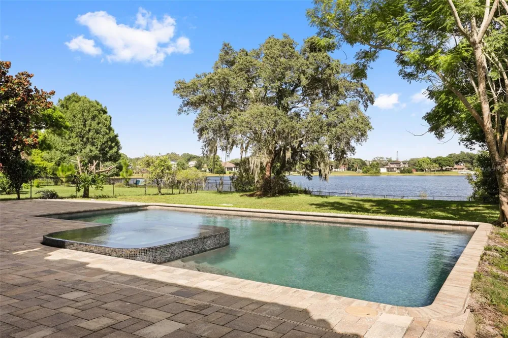 5554 PALM LAKE CIRCLE Orlando, FL 32819