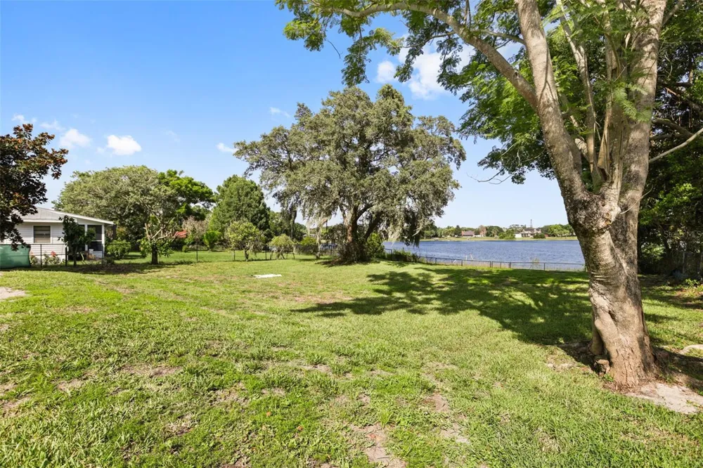 5554 PALM LAKE CIRCLE Orlando, FL 32819