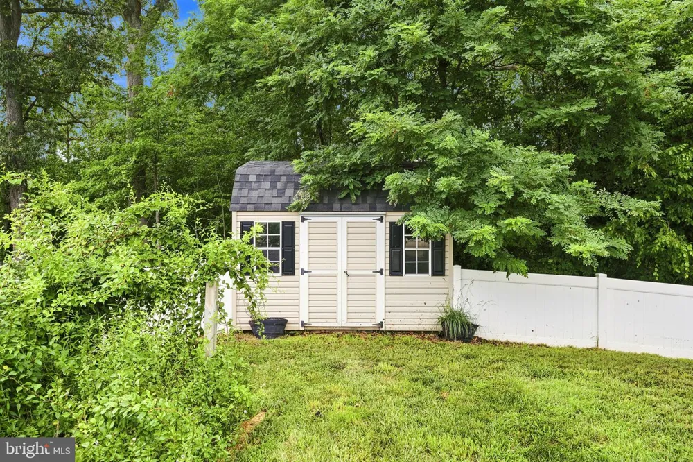 1004 HORSE PEN RUN Huntingtown, MD 20639