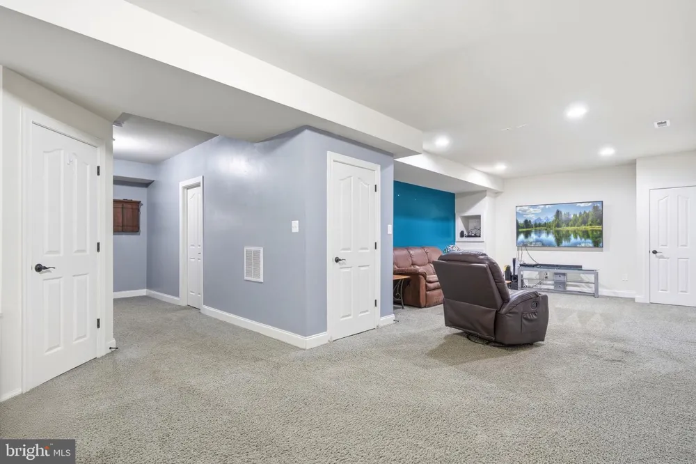 1004 HORSE PEN RUN Huntingtown, MD 20639