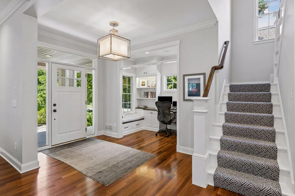 238 Broadway Avenue Wayzata, MN 55391