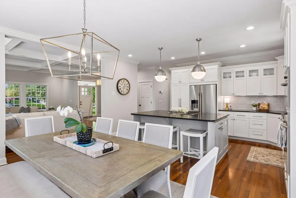 238 Broadway Avenue Wayzata, MN 55391