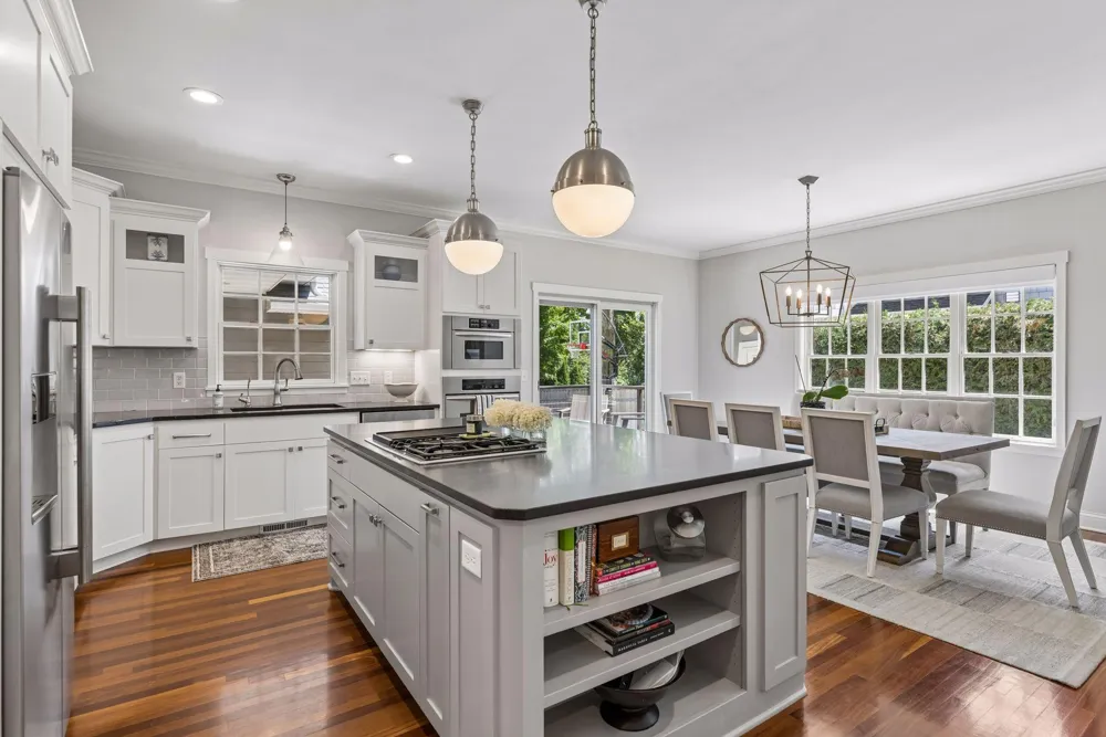 238 Broadway Avenue Wayzata, MN 55391