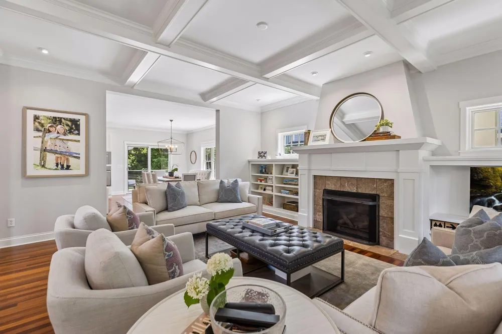 238 Broadway Avenue Wayzata, MN 55391