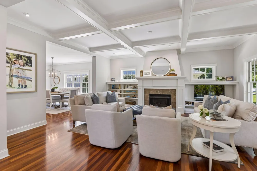 238 Broadway Avenue Wayzata, MN 55391