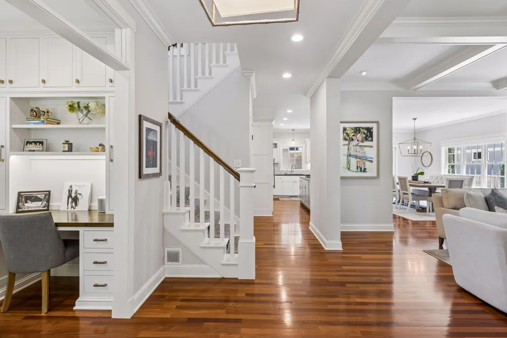 238 Broadway Avenue Wayzata, MN 55391