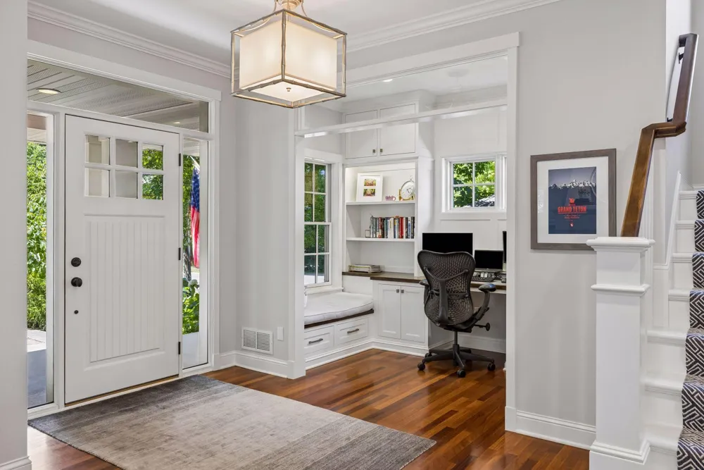 238 Broadway Avenue Wayzata, MN 55391