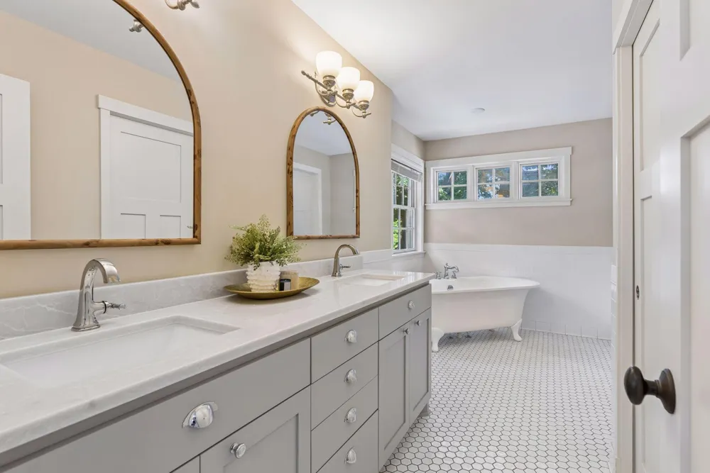 238 Broadway Avenue Wayzata, MN 55391