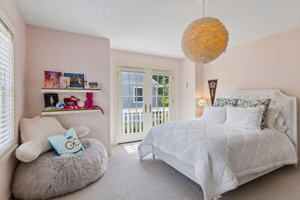 238 Broadway Avenue Wayzata, MN 55391