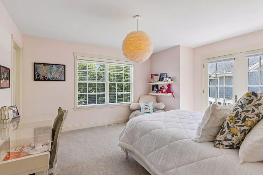 238 Broadway Avenue Wayzata, MN 55391