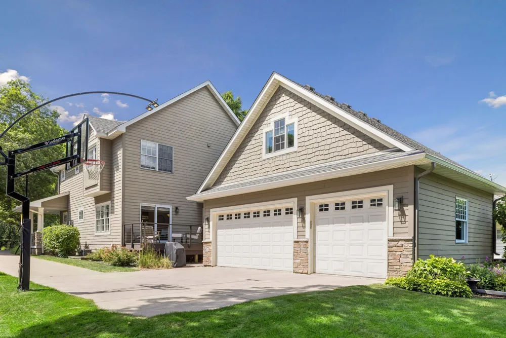 238 Broadway Avenue Wayzata, MN 55391