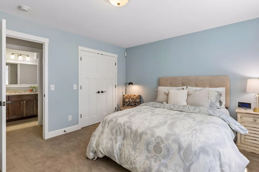 238 Broadway Avenue Wayzata, MN 55391