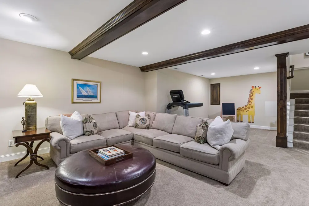 238 Broadway Avenue Wayzata, MN 55391