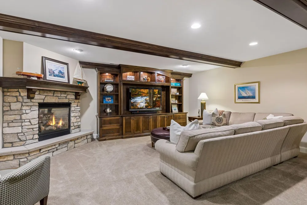 238 Broadway Avenue Wayzata, MN 55391