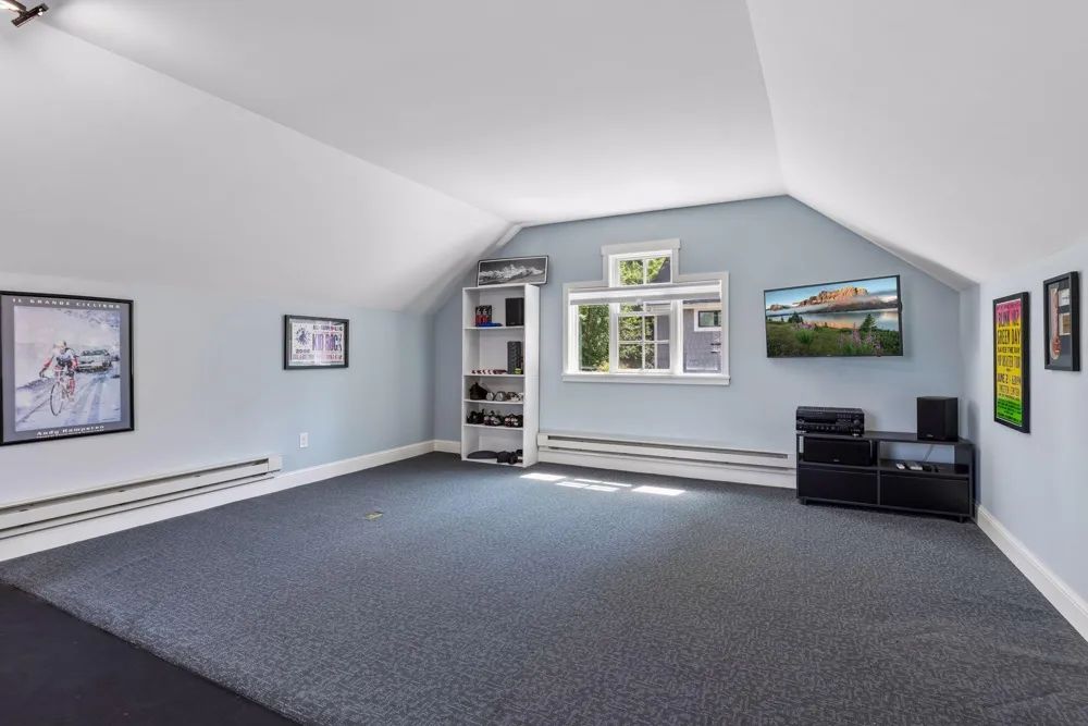 238 Broadway Avenue Wayzata, MN 55391