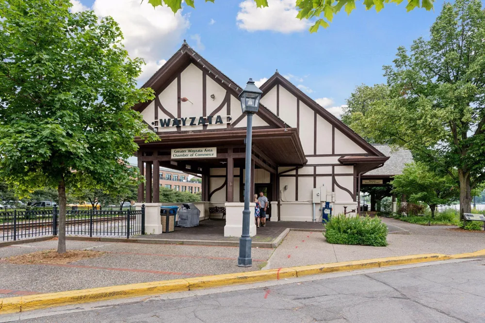 238 Broadway Avenue Wayzata, MN 55391
