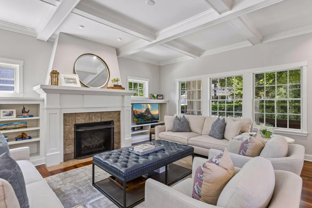 238 Broadway Avenue Wayzata, MN 55391
