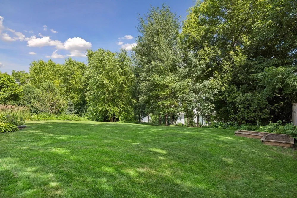 238 Broadway Avenue Wayzata, MN 55391
