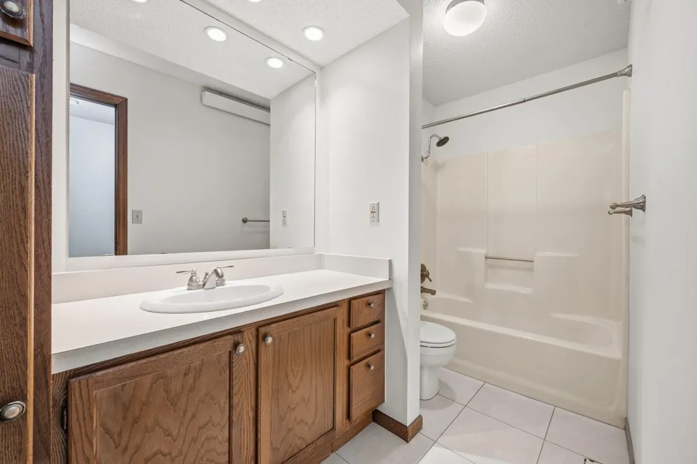 232 S Dewey Street #101 Fairmont, MN 56031
