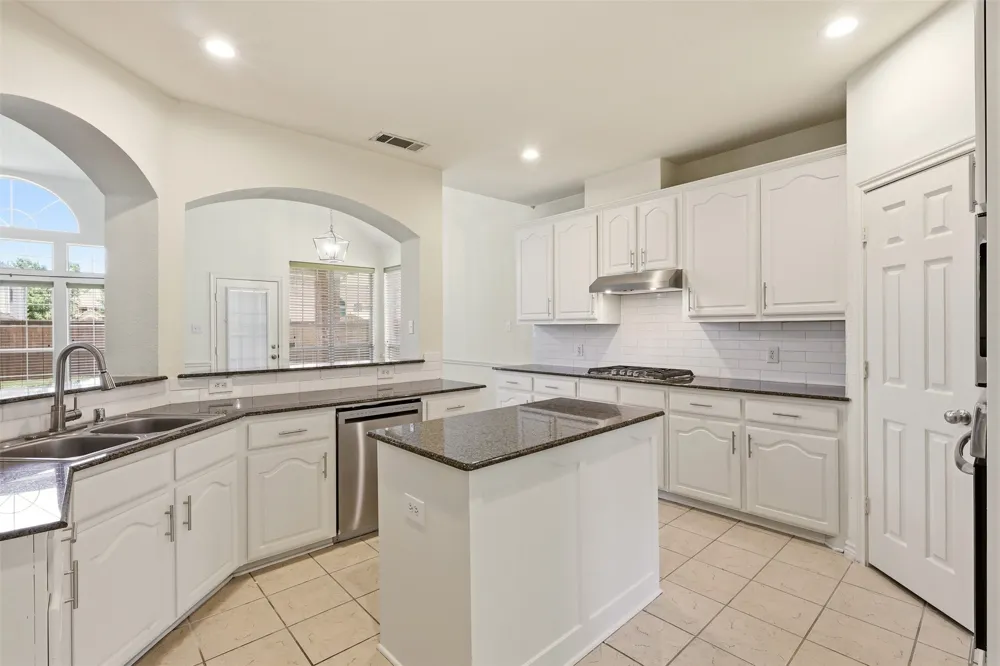 639 Silver Ridge Drive Murphy, TX 75094