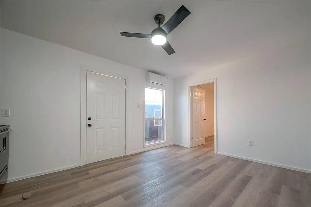 3320 Hays Street #B Pasadena, TX 77503
