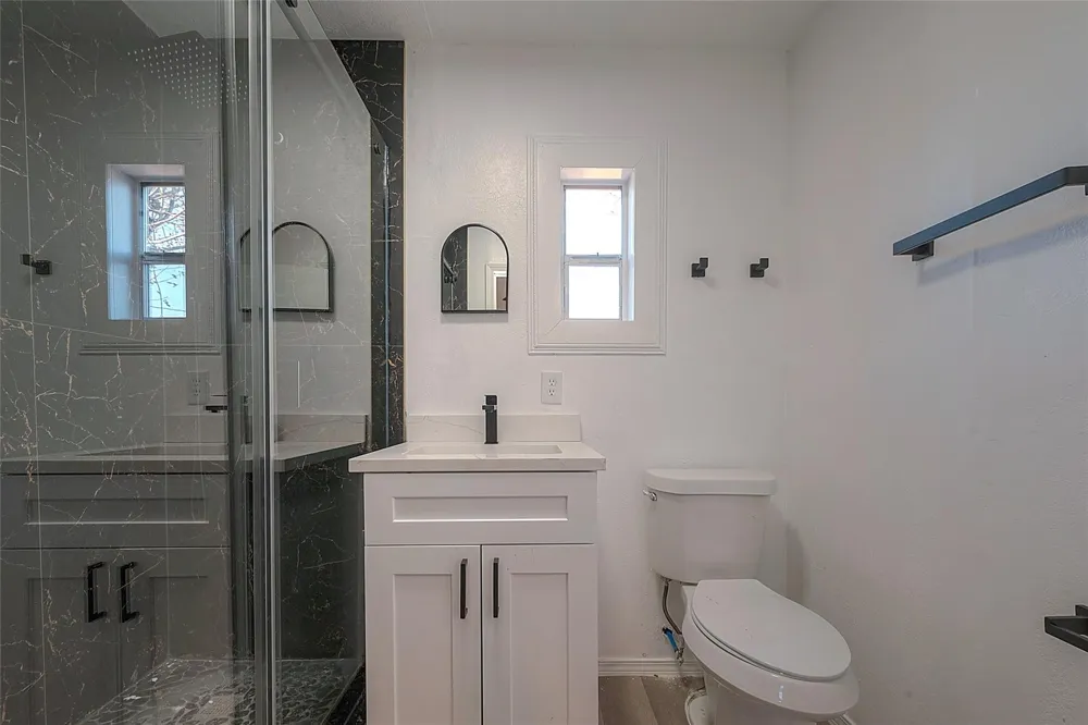3320 Hays Street #B Pasadena, TX 77503
