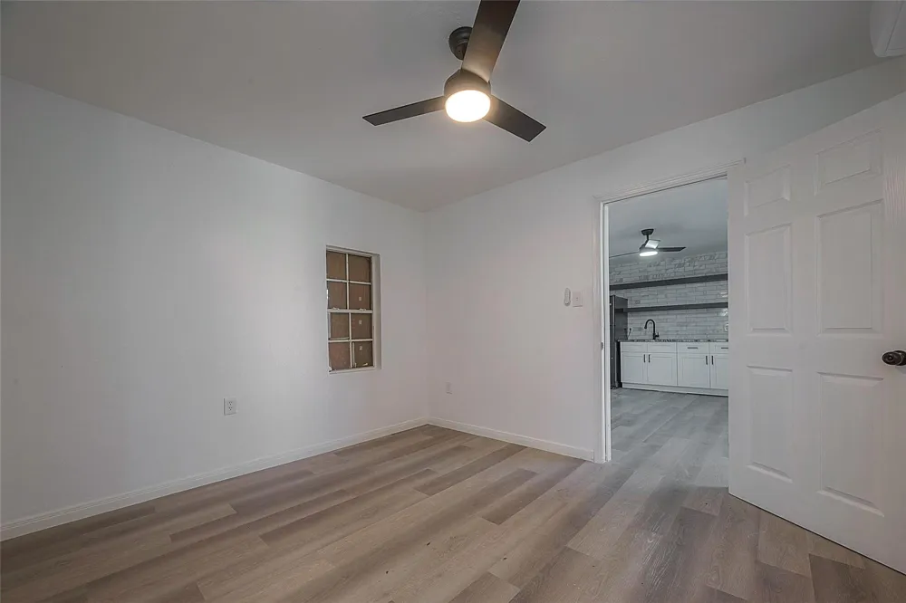 3320 Hays Street #B Pasadena, TX 77503