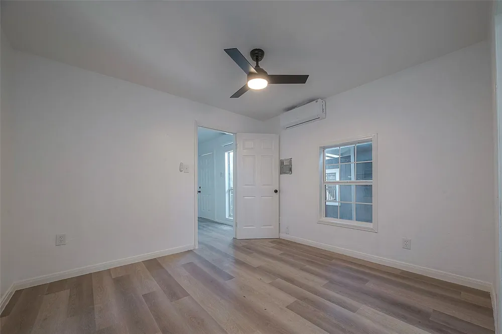 3320 Hays Street #B Pasadena, TX 77503