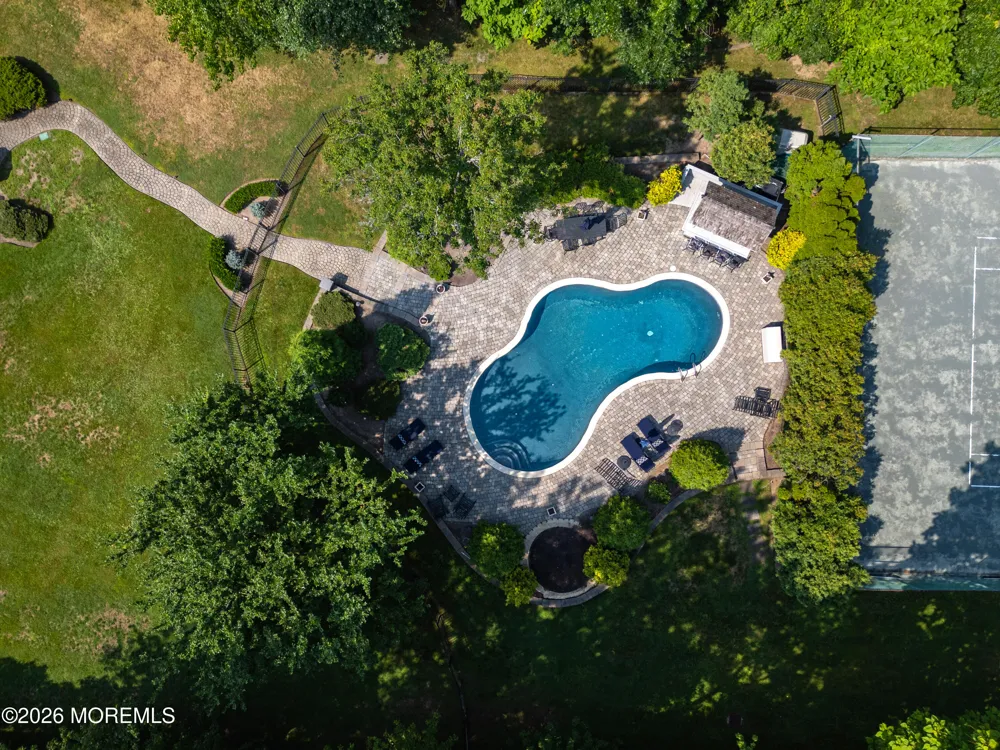 52 Shrewsbury Drive Rumson, NJ 07760