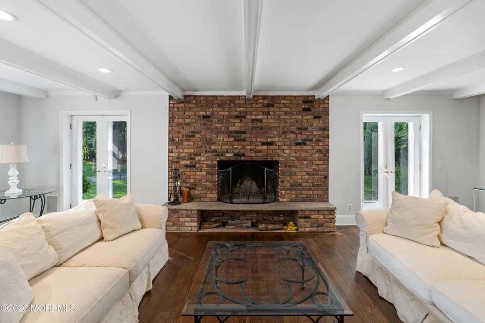 52 Shrewsbury Drive Rumson, NJ 07760