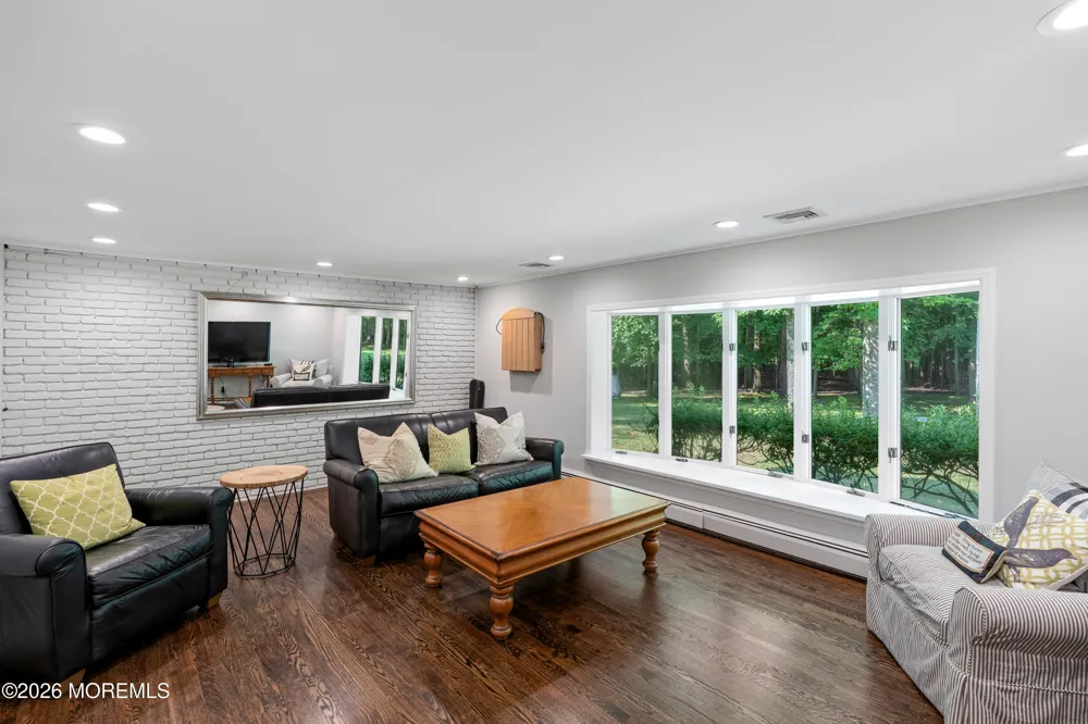 52 Shrewsbury Drive Rumson, NJ 07760